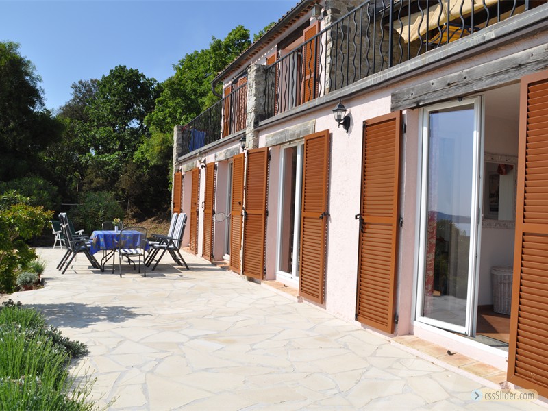 Terrasse unten